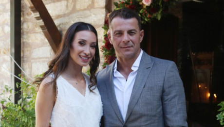 Αγγελόπουλος: H Τρυφερή Φωτογραφία Αγκαλιά Με Την Κόρη Του