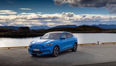 Ford: Γιατί συμφέρει να αγοράσετε τώρα ηλεκτρικά μοντέλα της