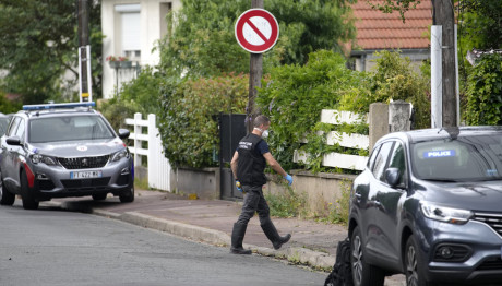 Πατέρας Βίαζε Τη 13χρονη Κόρη Του Μαζί Με Άλλους Άνδρες