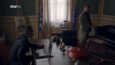 Μαύροι Πίνακες: Ο Νίκος Και Ο Άρης Σε Μία Παρτίδα Σκάκι