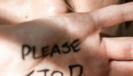 Ενδοοικογενειακή Βία: Στοιχεία Σοκ Για Την Ελλάδα Το 2024