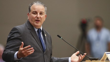 Τραμπ: Στηρίζει Τον Ελληνοαμερικανό Πατρώνη Στο Κογκρέσο