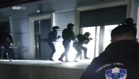 Στη «Φάκα» Της ΕΛΑΣ Πολυμελής Συμμορία Που Έκανε Ηλεκτρονικές Απάτες