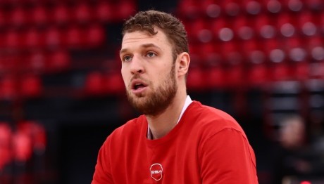 Έξαλλος Ο Σάσα- Παραλίγο Ξύλο Στα Αποδυτήρια