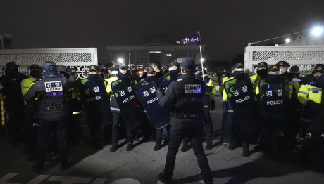 Η Νότια Κορέα Κήρυξε Στρατιωτικό Νόμο - Τι Σημαίνει
