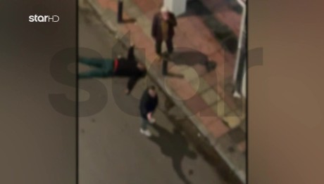 Άγριος Ξυλοδαρμός Σε Κεντρικό Δρόμο Της Αθήνας - Βίντεο