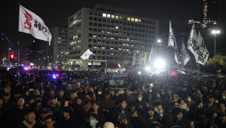 Νότια Κορέα: Πιέσεις Στον Πρόεδρο Να Παραιτηθεί