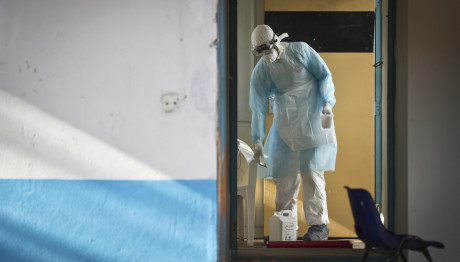 Συναγερμός Για Τον Ιό Που Προκαλεί Αιμορραγία Στα Μάτια