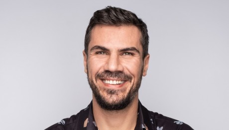 Άκης Πετρετζίκης