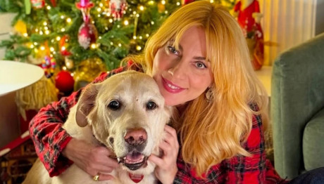 Σμαράγδα Καρύδη: Στόλισε Το Χριστουγεννιάτικο Δέντρο Της