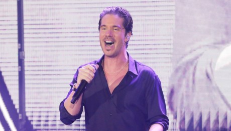 Νίκος Οικονομόπουλος