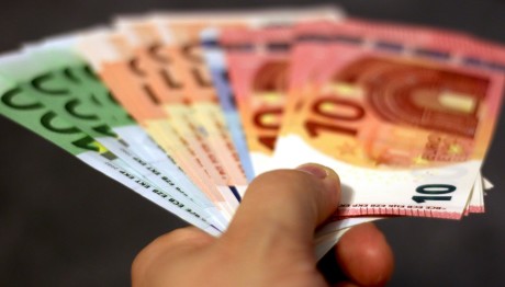 Πληρωμές σε εργαζόμενους, συνταξιούχους και ευάλωτες κοινωνικές ομάδες
