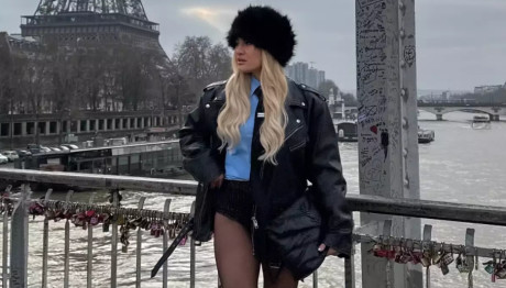 Ιωάννα Τούνη: Χριστουγεννιάτικο ταξίδι στο Παρίσι με τον γιο της