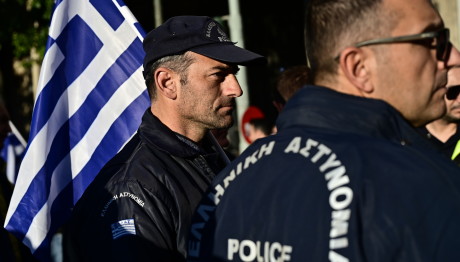 Ένστολοι: Επίδομα Επικινδυνότητας 100 Ευρώ Από 1/7/2025