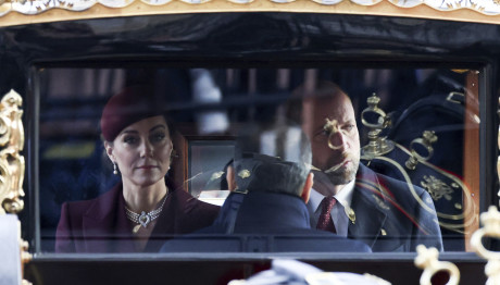 Πρίγκιπας Ουίλιαμ - Κέιτ Μίντλετον: Nωρίτερα Στον Θρόνο