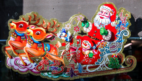 Πειραιάς: Κόκκινη Νύχτα Και Μαγαζιά Ανοιχτά Ως Τα Μεσάνυχτα