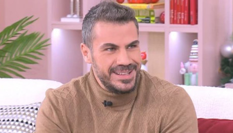 Άκης Πετρετζίκης: «Όταν κάνεις παιδί, χάνεις κάποια πράγματα»