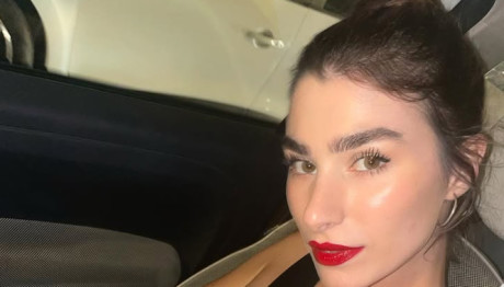 Μιχαλοπούλου: Μας Δείχνει Το Χριστουγεννιάτικο Δέντρο Της