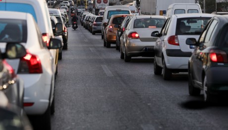 Κηφισός: Τροχαίο στο ρεύμα προς Πειραιά - Τραυματίστηκαν δύο άτομα