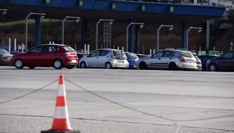 Μεγάλη έξοδος των εκδρομέων των Χριστουγέννων - Κίνηση σε διόδια και ΚΤΕΛ