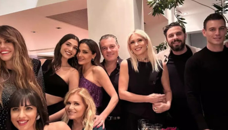 Βανδή- Μπισμπίκης: Το pre-Christmas Dinner Στο Σπίτι Τους