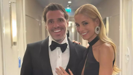 Νομικού - Θεοδωρίδης: Η Οικογενειακή Φωτογραφία Και Οι Ευχές