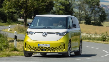 VW ID Buzz: Mε νέους κινητήρες και εκδόσεις 