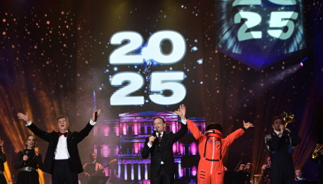 Σύνταγμα: Με αθόρυβα πυροτεχνήματα η αλλαγή του χρόνου!