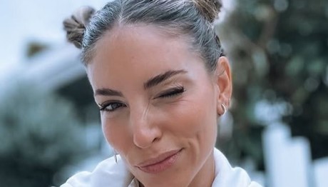 Αθηνά Οικονομάκου