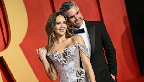 Τζέσικα Άλμπα – Κας Γουόρεν