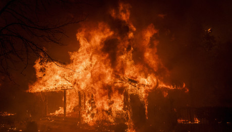 Καλιφόρνια: Έλληνας Περιγράφει Σκηνικό Πολέμου Από Τη Φωτιά