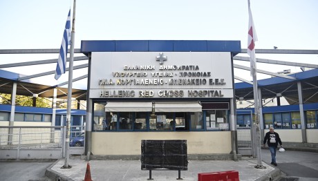 Πτώση Ασανσέρ Ερυθρός Σταυρός: Με Κακώσεις Οι Τραυματίες