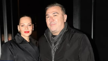 Μπόσνιακ: Το Σπάνιο Κλικ Με Την Οικογένεια Της Στη Γερμανία