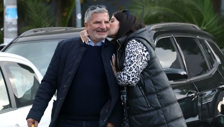 Πατούλης-Κοίλου: Τα Φιλιά Στον Δρόμο Λίγο Πριν Γίνουν Γονείς