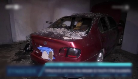 Θεσσαλονίκη: Φωτιά σε πυλωτή - Κάηκαν δύο αυτοκίνητα και μία μηχανή