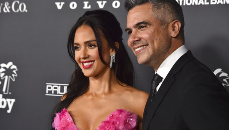 Τζέσικα Άλμπα Κας Γουόρεν