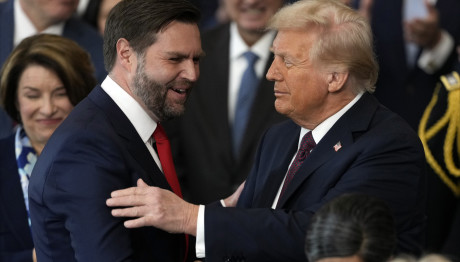  Ντόναλντ Τραμπ