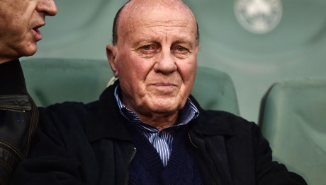 Μίμης Δομάζος: Διασωληνωμένος Στον Ερυθρό Σταυρό