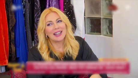 Σμαράγδα Καρύδη: H υπερκόπωση, τα σουβλάκια & τα καλοκαίρια στο Ξυλόκαστρο