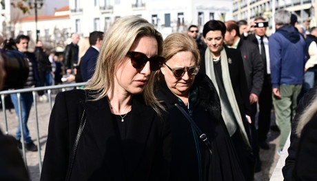 Δομάζος: Ράγισε Καρδιές Ο Επικήδειος Της Κόρης Του, Πόπης