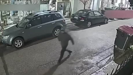 Περιστέρι: Ποινική Δίωξη Στον Επιδειξία