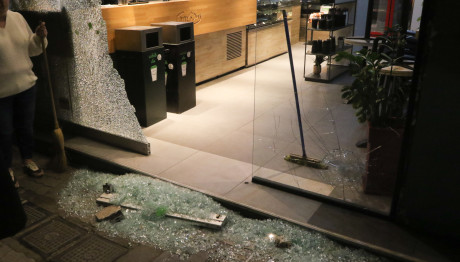 Kυψέλη: Επίθεση κουκουλοφόρων με ρόπαλα και πέτρες