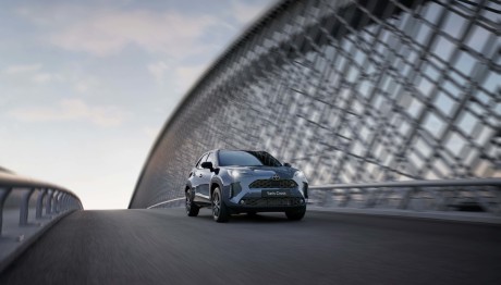 Toyota Yaris Cross:  Με μεγαλύτερη «προίκα» το 2025