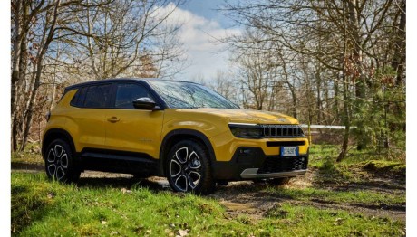 Jeep Avenger: Έριξαν την τιμή της ηλεκτρικής έκδοσης 