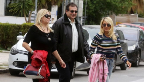 Σπυροπούλου: Το Αναπάντεχο SMS Του Πατέρα Της