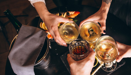 ΕΛΑΣ: Συνδράμει Στην Απαγόρευση Πώλησης Ποτών Σε Ανηλίκους