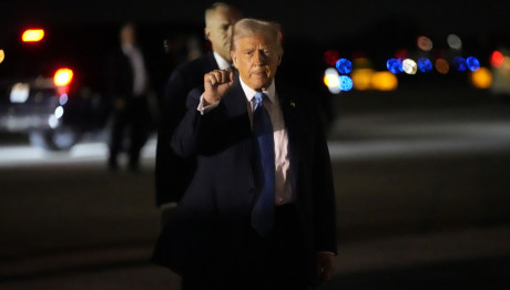 Ντόναλντ Τραμπ: Ξεκίνησε Εμπορικό Πόλεμο Σε Καναδα Μεξικό