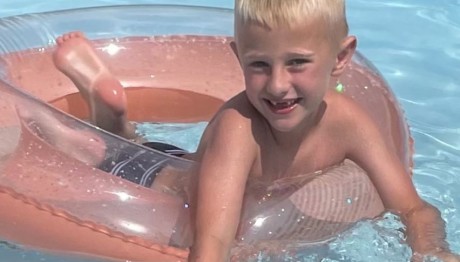 Καθρέφτης 80 Κιλών Καταπλάκωσε 5χρονο Αγόρι