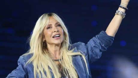 Βίσση: «Χαίρομαι Που Ρωτάνε Τι Έχω Κάνει Στο Πρόσωπό Μου»