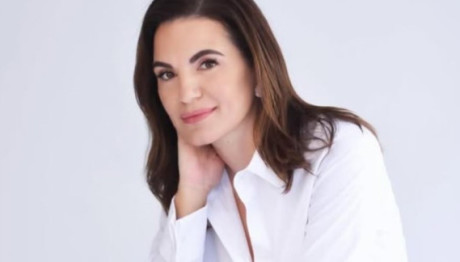 Όλγα Κεφαλογιάννη: Stylish με μάξι λεοπάρ φόρεμα